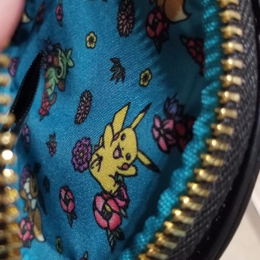 Loungefly Pokemon Pikachu & Flowers Coin Purse - Picture 4 of 4